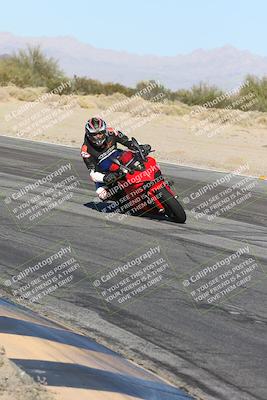 media/Dec-01-2025-Moto Forza (Mon) [[2daa91e15f]]/2-Intermediate Group/Session 4 (Turn 10 Inside)/